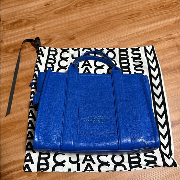 Marc Jacobs Handbags - Marc Jacobs Vibrant Blue Satchel